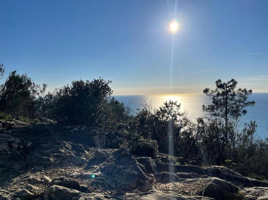 Beatrice Nel Centro Di Levanto Exteriör bild